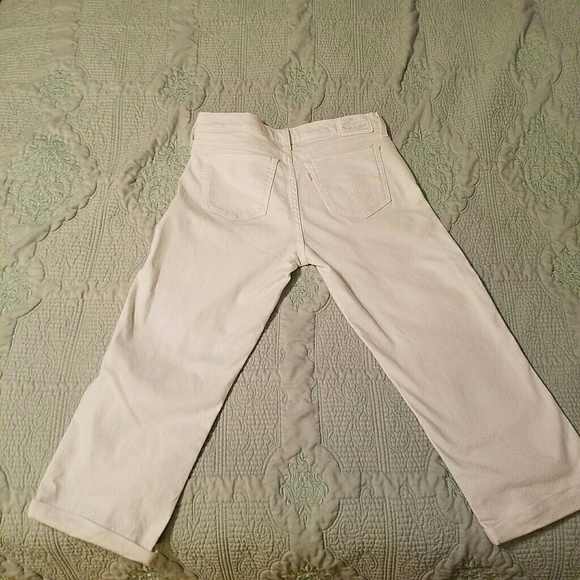Levi Jean White Capri - Picture 1 of 4